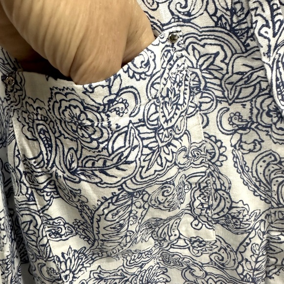 Dana Buchman Sleeveless Button Up Paisley Print Blue White Pocket Shirt Size XL - Picture 4 of 10